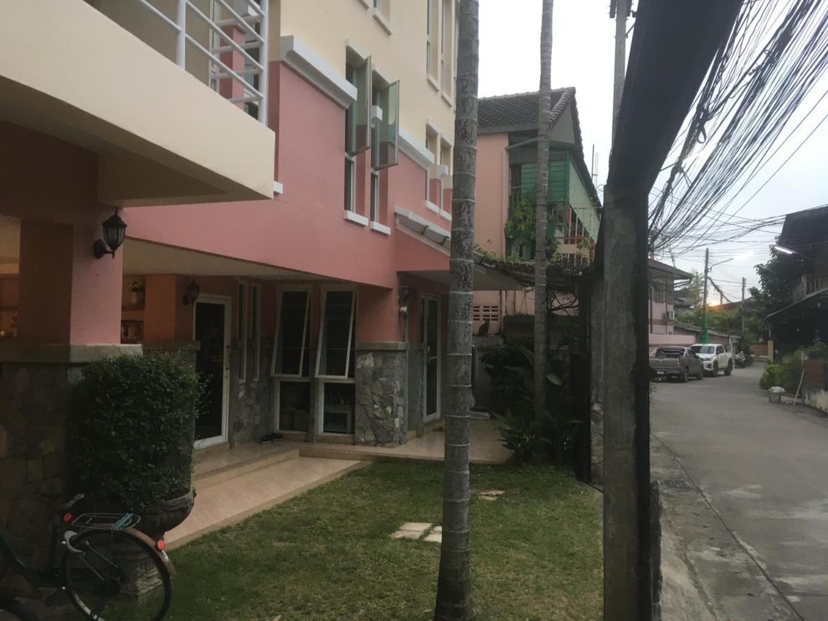Triple Palms House Hotel Chiang Mai Exterior photo