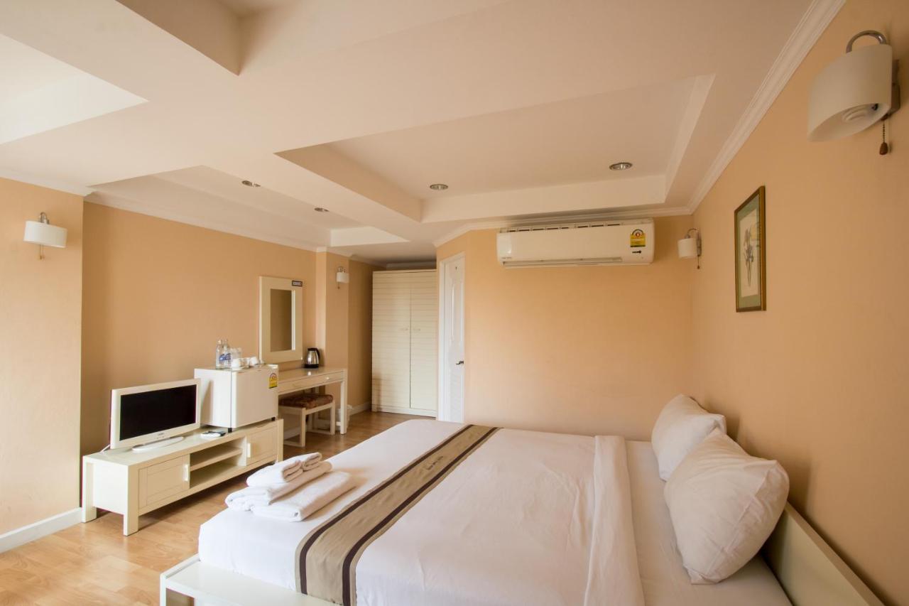 Triple Palms House Hotel Chiang Mai Exterior photo